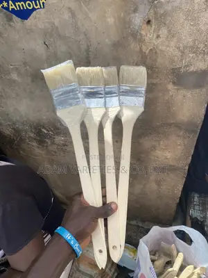 Paint Brush With Wooden Handles 2”