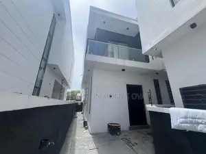 4bdrm Duplex in Chevron for sale