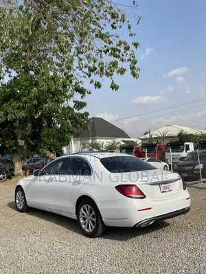 Mercedes-Benz E300 4Matic AWD Sedan (2.0L 4cyl 9A) 2017 White
