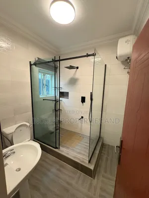 Furnished 6bdrm Duplex in Osongama Estate Uyo for sale