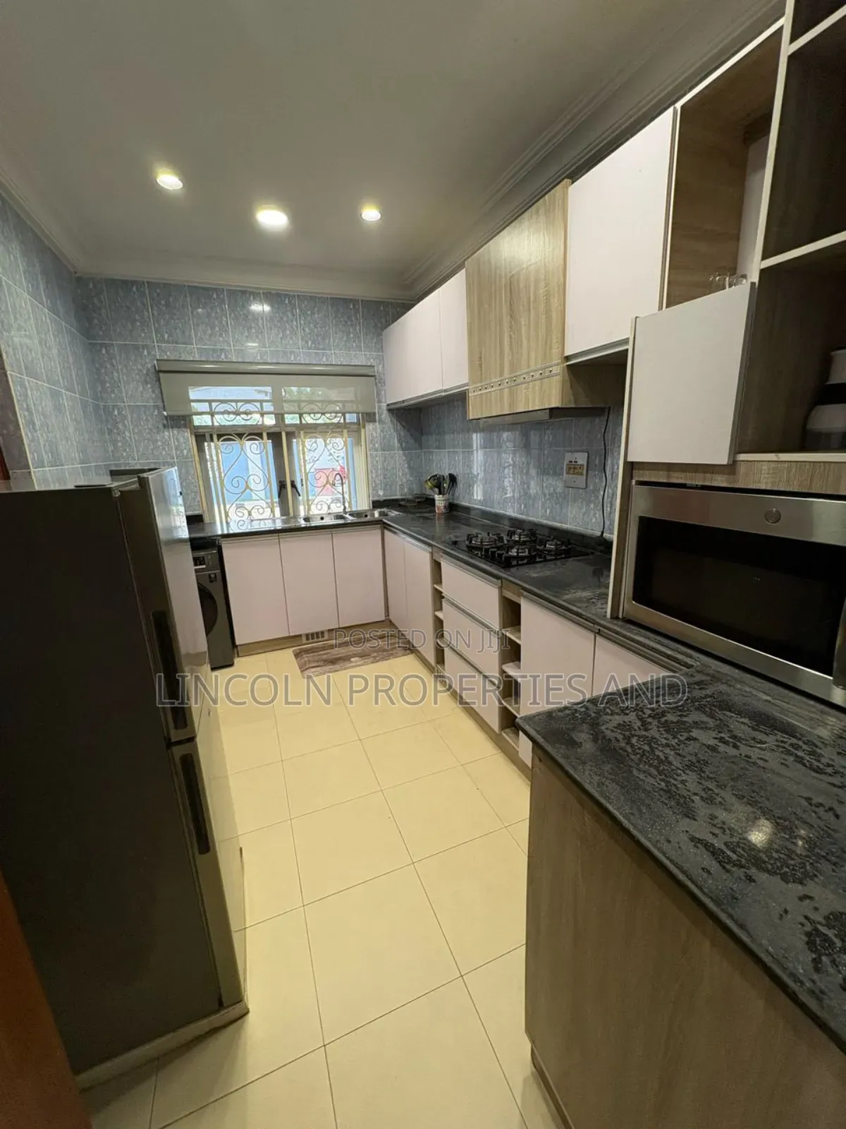 Furnished 6bdrm Duplex in Osongama Estate Uyo for sale