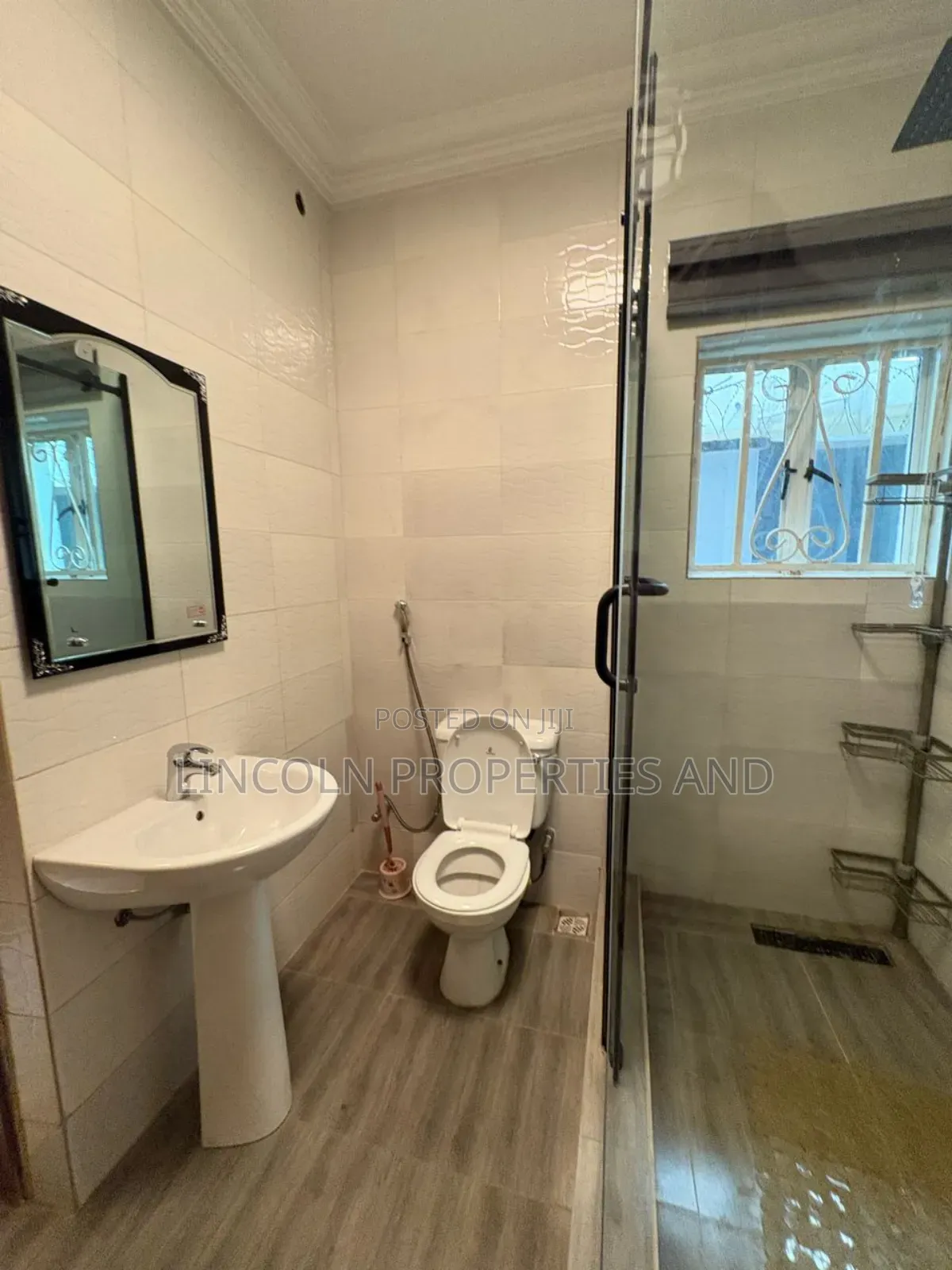 Furnished 6bdrm Duplex in Osongama Estate Uyo for sale