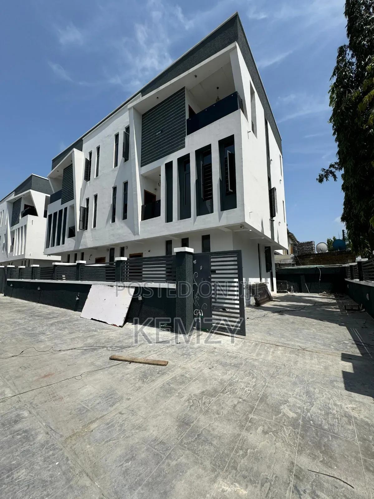 Furnished 4bdrm Duplex in Osapa london for sale