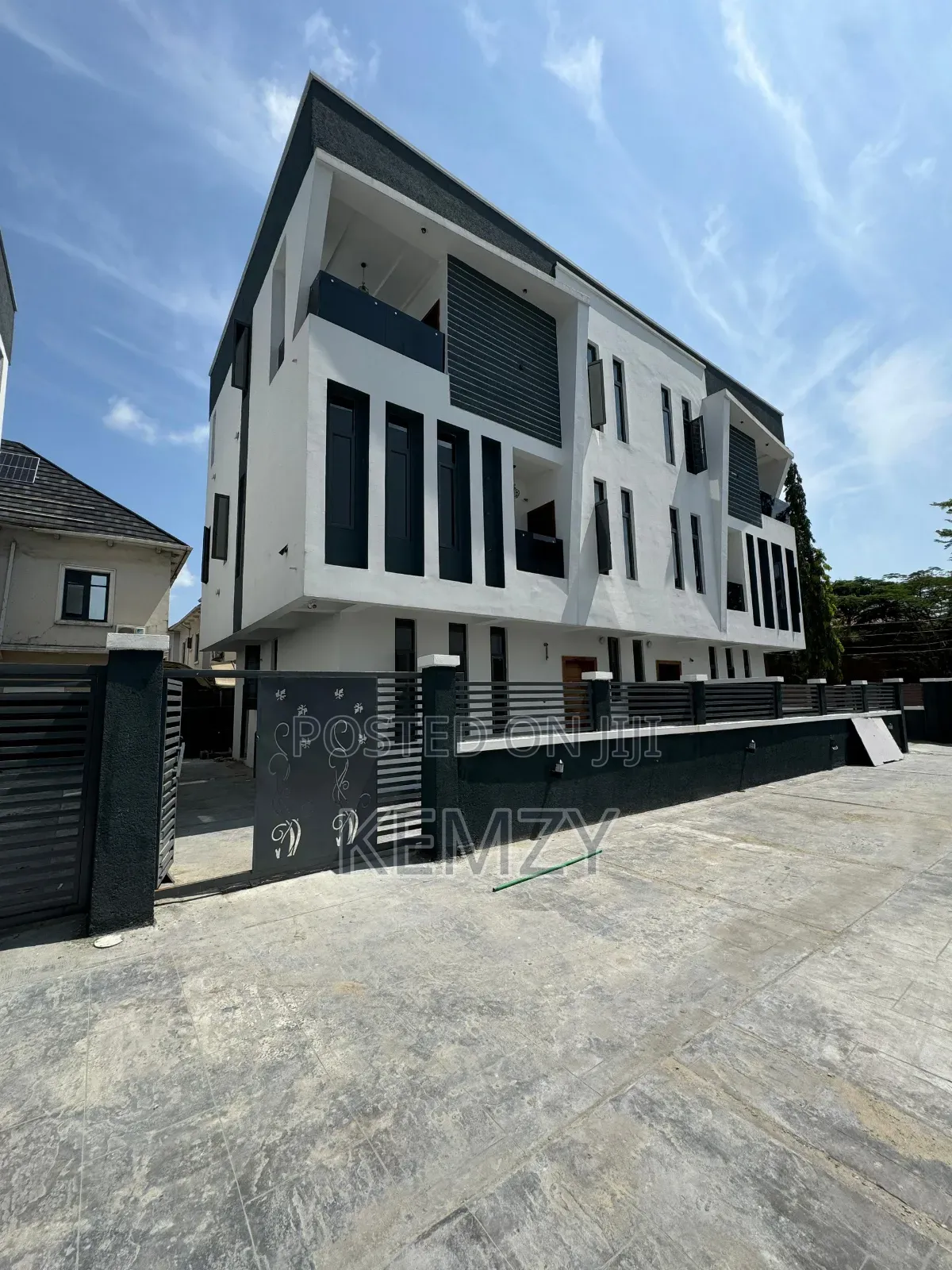 Furnished 4bdrm Duplex in Osapa london for sale