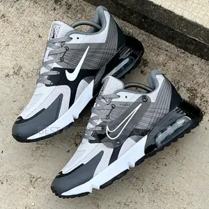 Nike Airmax 270 Tech .