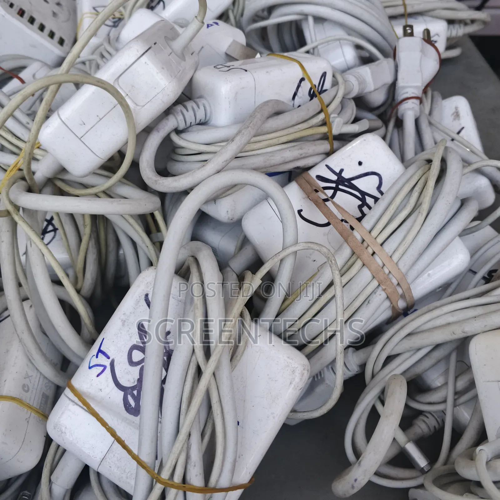 Original American And Uk Used Apple Macbook Chargers For Pro And Air