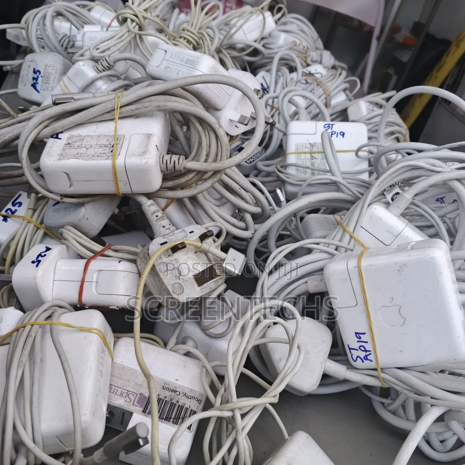 Original American And Uk Used Apple Macbook Chargers For Pro And Air