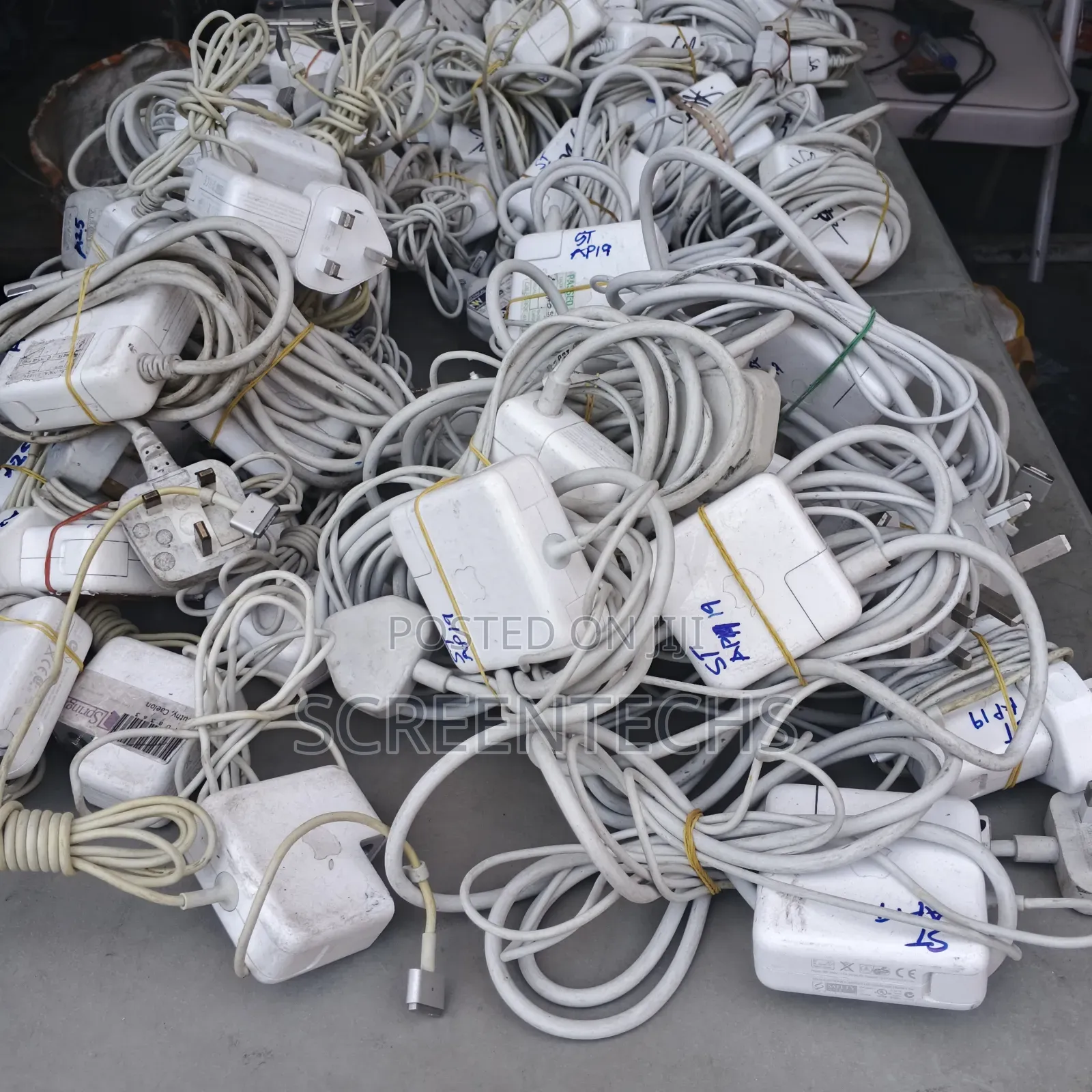 Original American And Uk Used Apple Macbook Chargers For Pro And Air