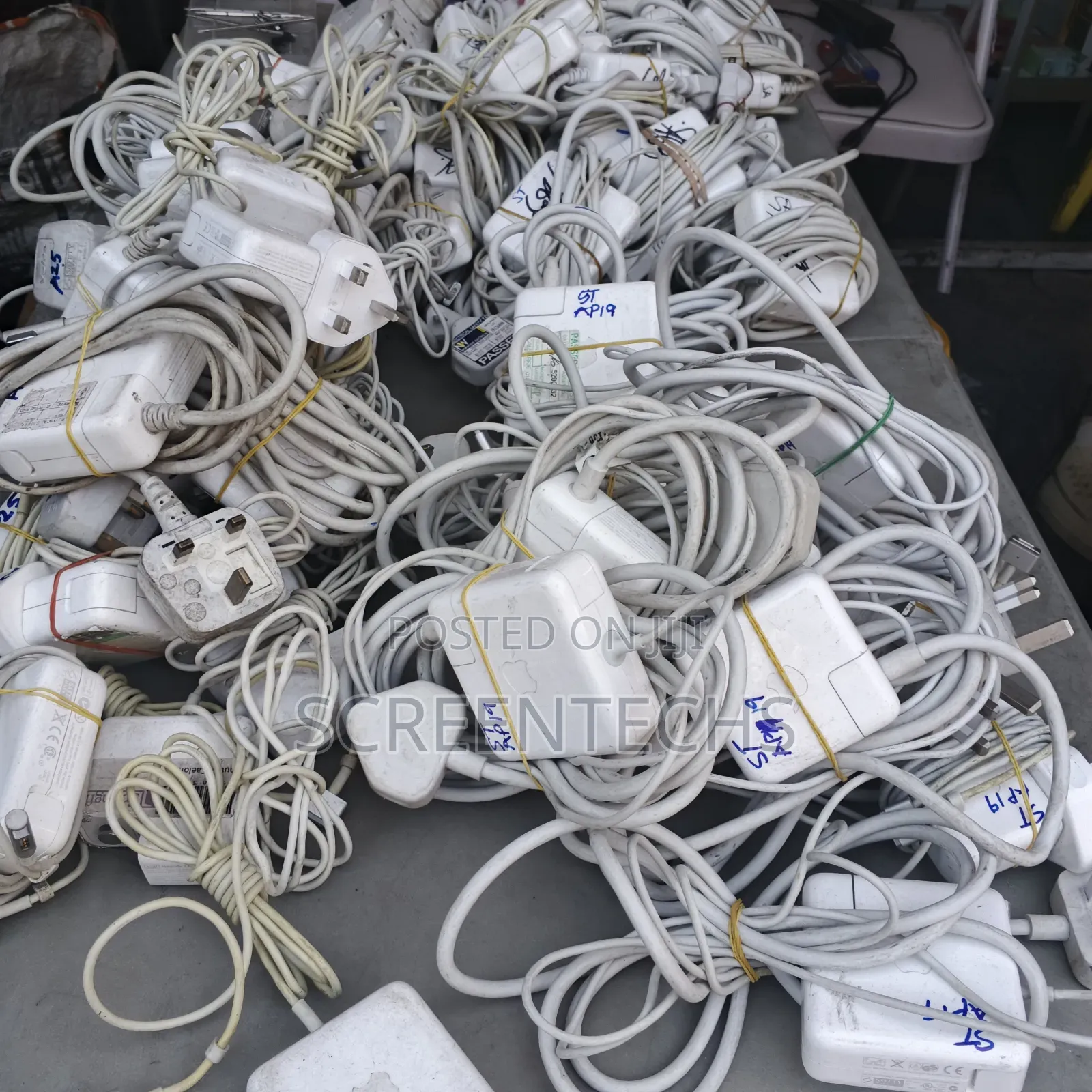 Original American And Uk Used Apple Macbook Chargers For Pro And Air