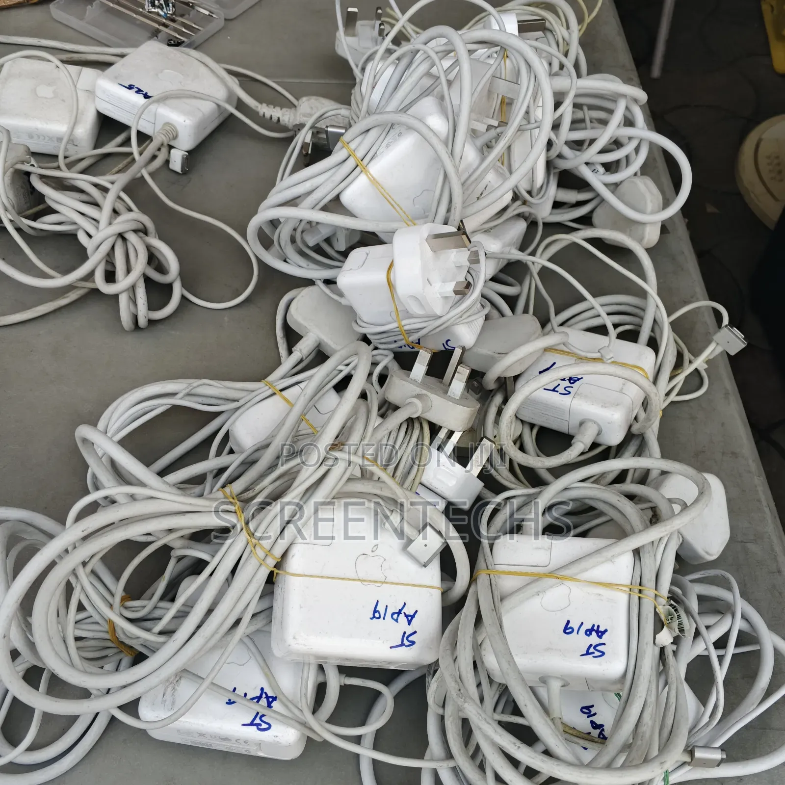 Original American And Uk Used Apple Macbook Chargers For Pro And Air