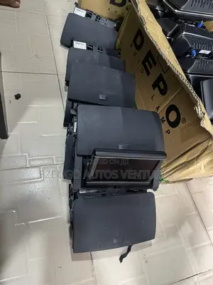 204/GLK/212 Screen and Radio