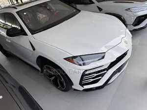 Lamborghini Urus 2021 White