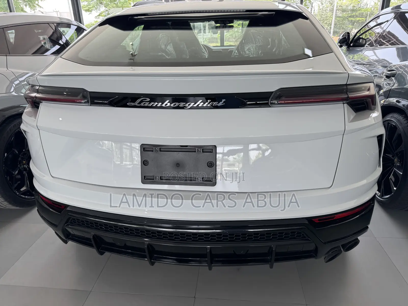 Lamborghini Urus 2021 White