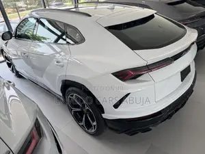 Lamborghini Urus 2021 White