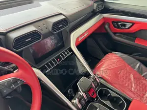 Lamborghini Urus 2021 White