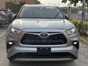 Toyota Highlander Limited 2021 Silver
