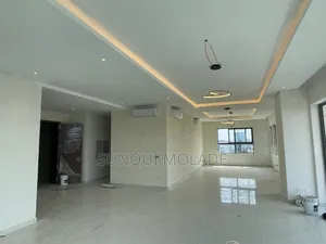 8bdrm Townhouse / Terrace in Banana Island for rent