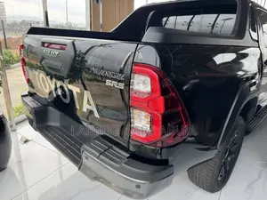 New Toyota Hilux 2024 Black