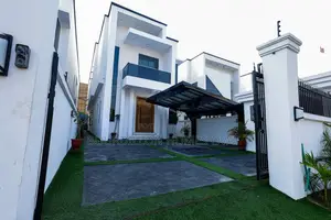 5bdrm Duplex in Chevron for sale