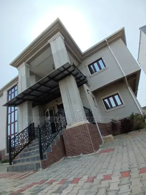 4bdrm Duplex in Gaduwa for sale