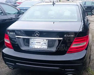 Mercedes-Benz C300 Luxury 4Matic Sedan AWD (3.0L 6cyl 7A) 2012 Black