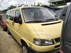 Volkswagen Transporter 2003 Yellow