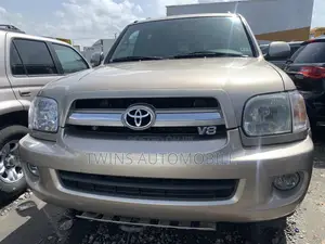 Toyota Sequoia Limited 4dr SUV 4WD (4.7L 8cyl 5A) 2007 Gold