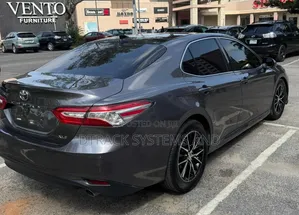 Toyota Camry XLE V6 FWD (3.5L 6cyl 8AM) 2018 Gray
