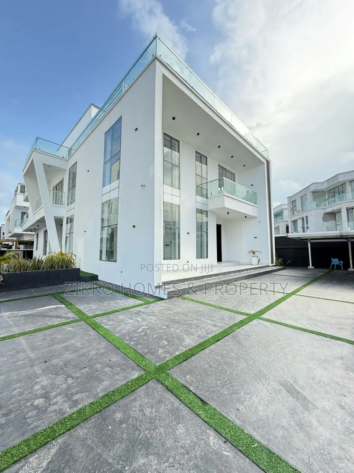 5bdrm Duplex in Osapa London, Lekki for sale
