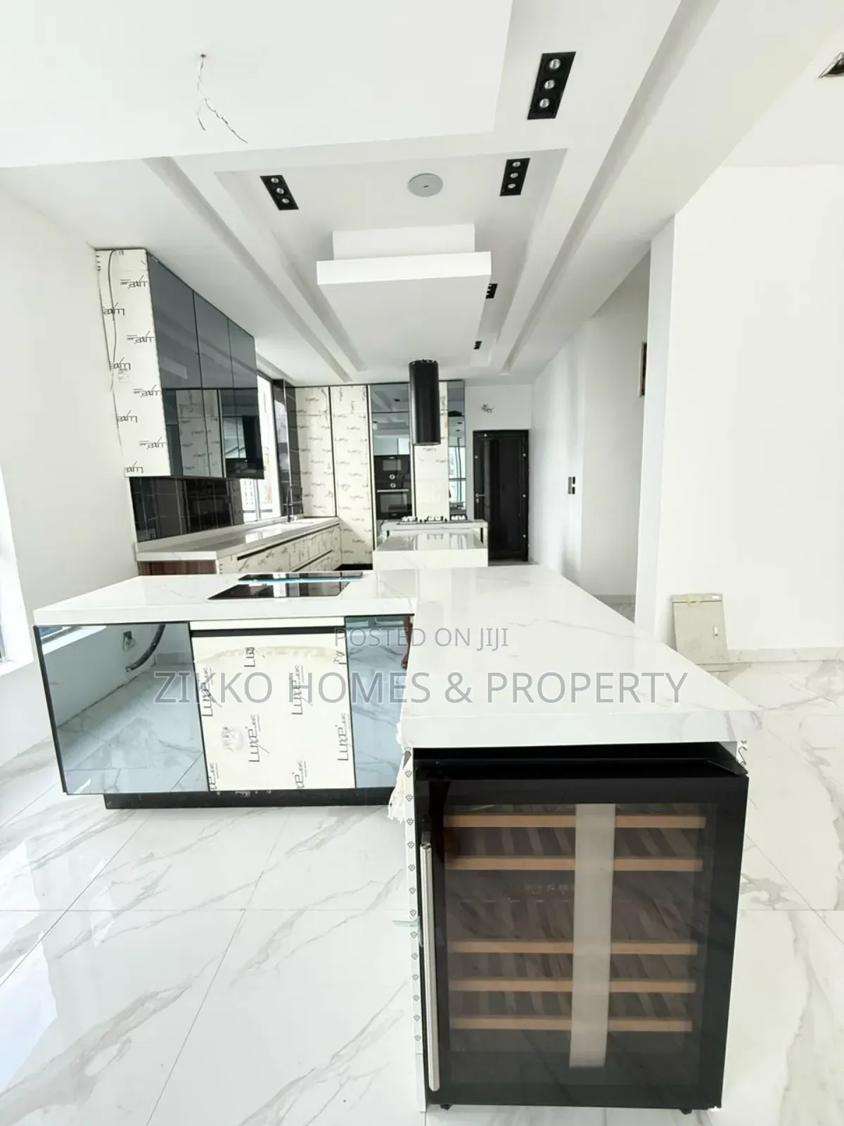 5bdrm Duplex in Osapa London, Lekki for sale