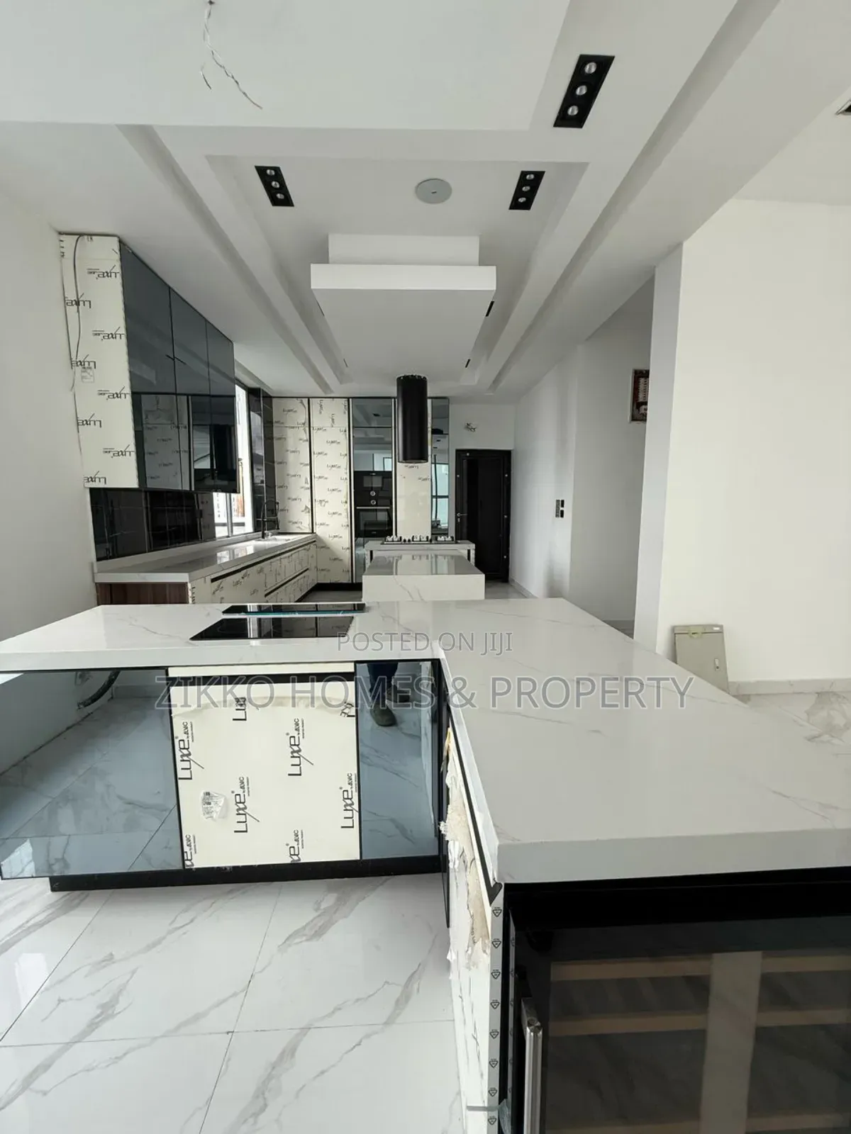 5bdrm Duplex in Osapa London, Lekki for sale