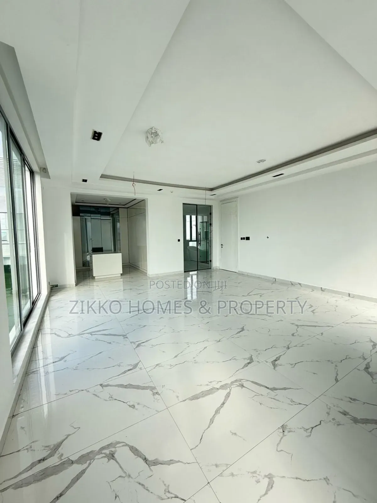 5bdrm Duplex in Osapa London, Lekki for sale