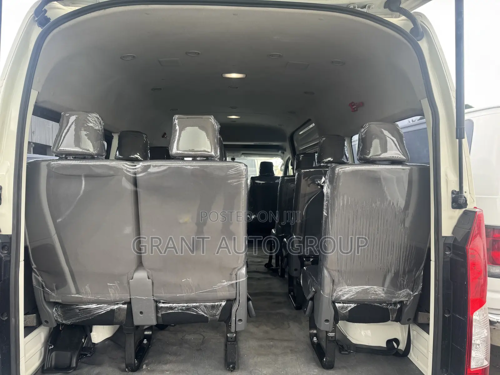 Toyota HiAce 2021 White