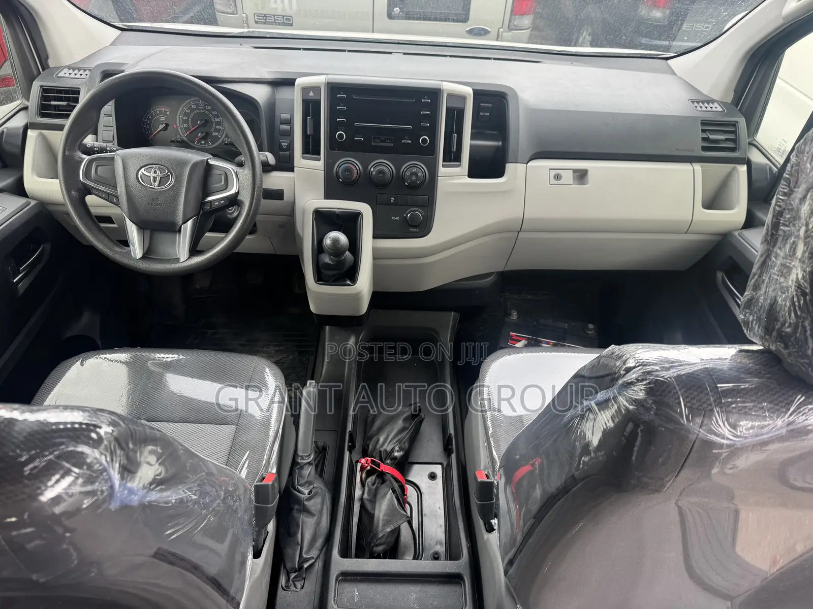 Toyota HiAce 2021 White
