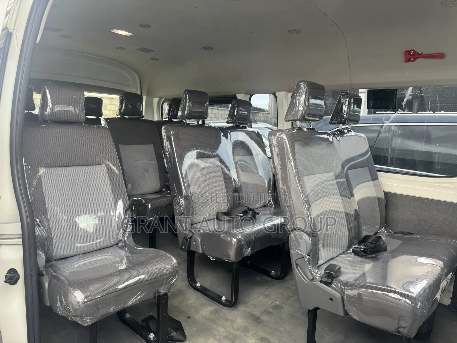Toyota HiAce 2021 White