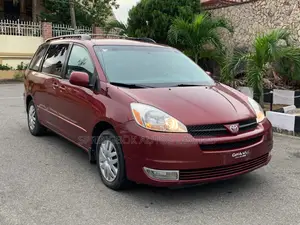 Toyota Sienna CE 2005 Red