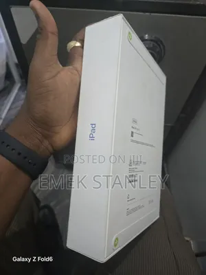 New Apple iPad (2025) 256 GB Blue