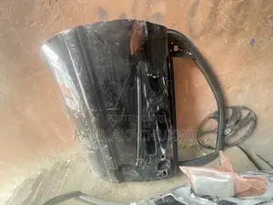 Toyota Highlander 03/05 Front Left Door ( Body Spare Parts)