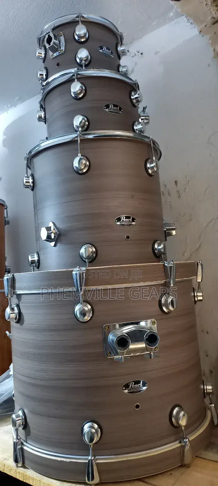 Complete Set Pearl Roadshow Drums