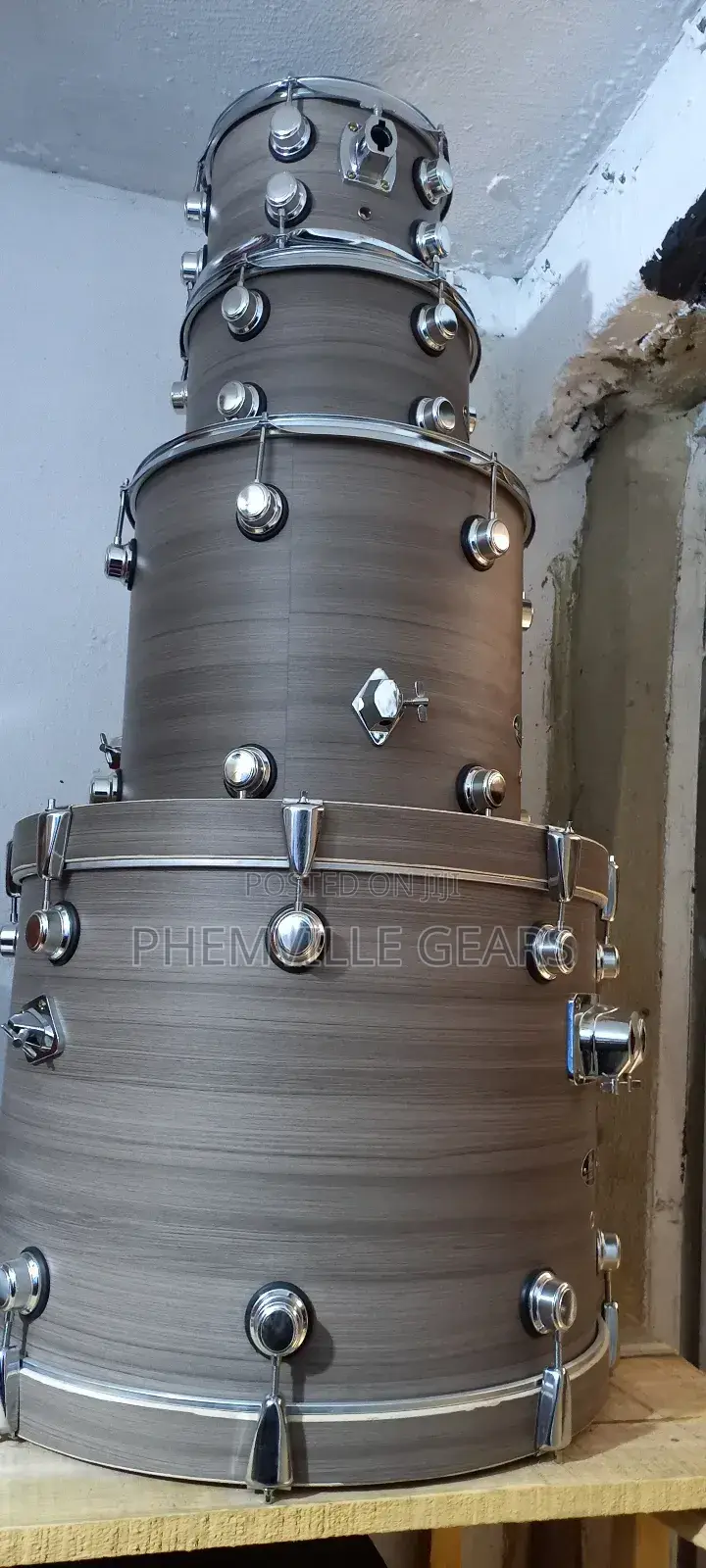 Complete Set Pearl Roadshow Drums