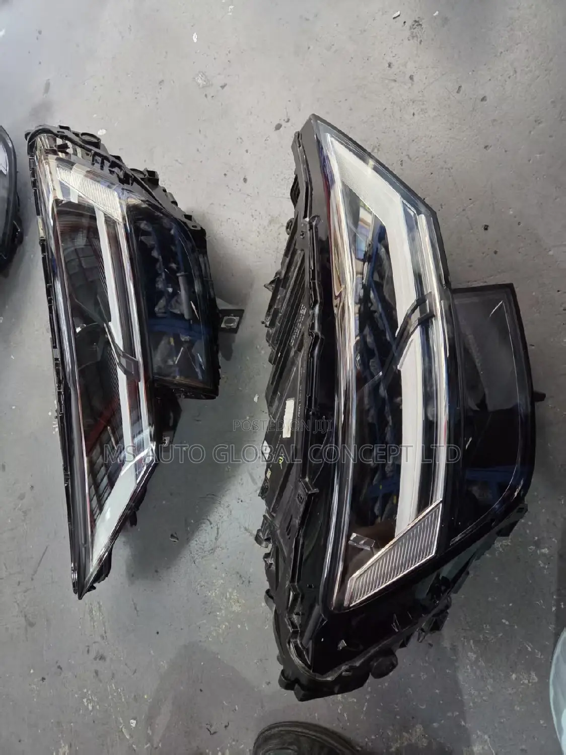 Audi Q8 Headlights