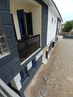 3bdrm Block of Flats in Gaduwa for sale
