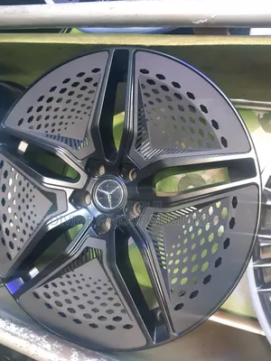 2025 Mercedes-Benz Rim Is Available