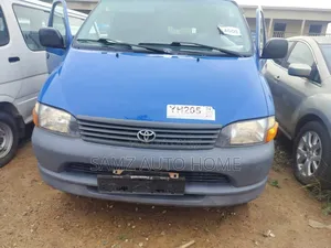 Photo - Toyota HiAce 2004 Blue