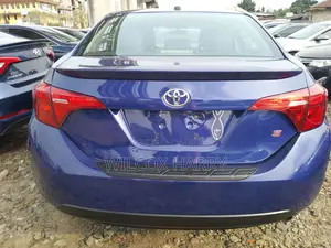 Toyota Corolla SE 4dr Sedan (1.8L 4cyl CVT) 2017 Blue