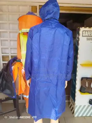 Polyester Raincoat Gown Without Reflector