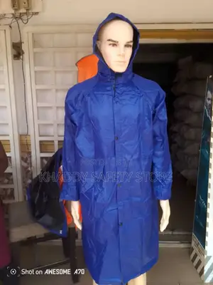 Polyester Raincoat Gown Without Reflector