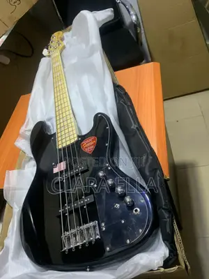 Photo - Squire by Fender Five String Jazz Bass
