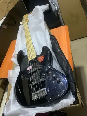 Squire by Fender Five String Jazz Bass