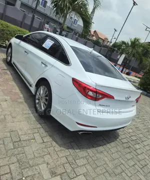 Hyundai Sonata Limited w/Brown Leather 4dr Sedan (2.4L 4cyl 6A) 2015